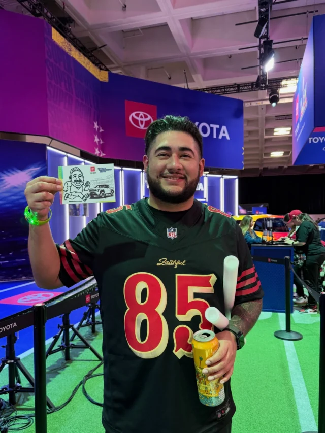 AI Sketch Robot drawing live caricatures of fans inside the @toyota Experience at the Super Bowl LX Experience. 👀✍️

Next up? You. Come get drawn!

#superbowl2026 #superbowlexperience #NFLfans #Toyota