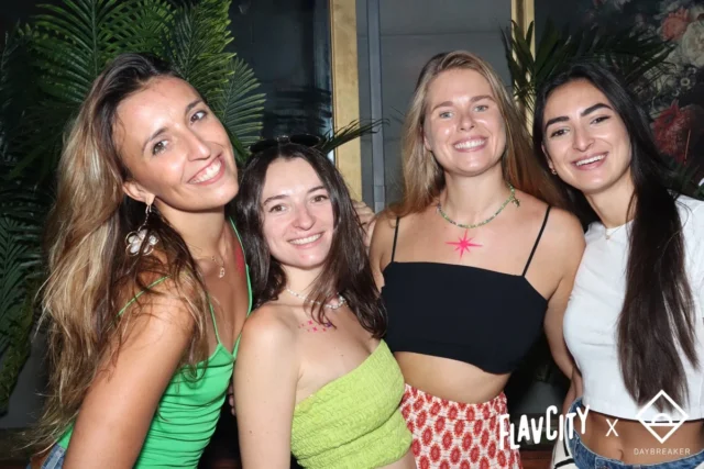 Nothing like a morning rave to start the day!☀️ @flavcity @dybrkr 

#dayrave #popupevent #nycphotobooth #nycevents #nycphotographers